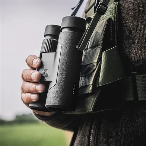 Noblex-Verrekijker-NF-10x42-inception_4.jpg