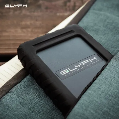Glyph-Blackbox-Plus-SSD-U-2-7-6-TB-PRO-USB-C-3-2-Gen2-External-Power_5.jpg