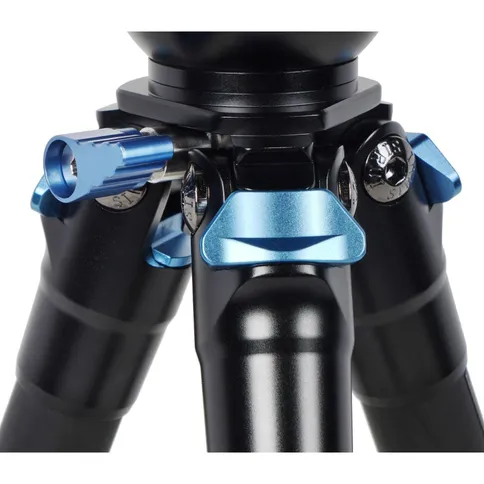 Sirui-C223L-Compact-Travel-Tripod-with-Leveling-Base_3.jpg