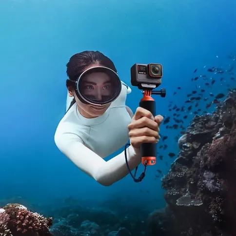 INSTA360-Floating-Hand-Grip_3.jpg