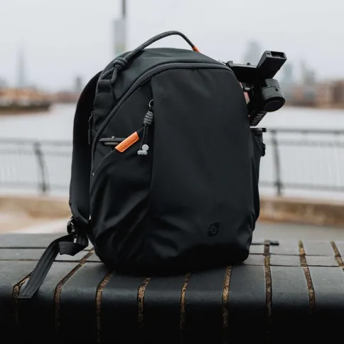 Leofoto_dailylite_series_backpack_23L_blue6.jpg