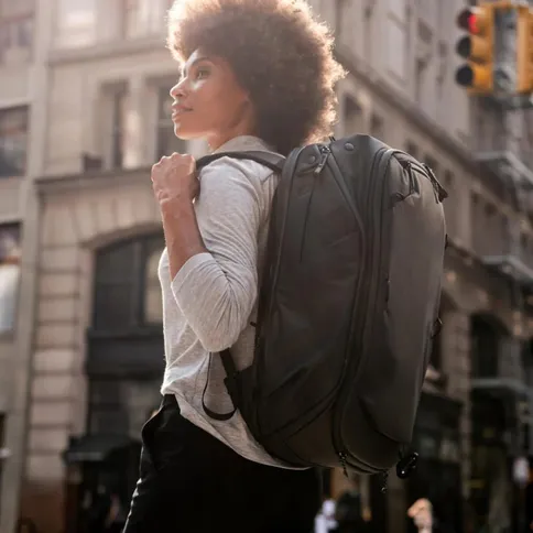 Peak-Design-Travel-backpack-45L-V2-black_6.jpg