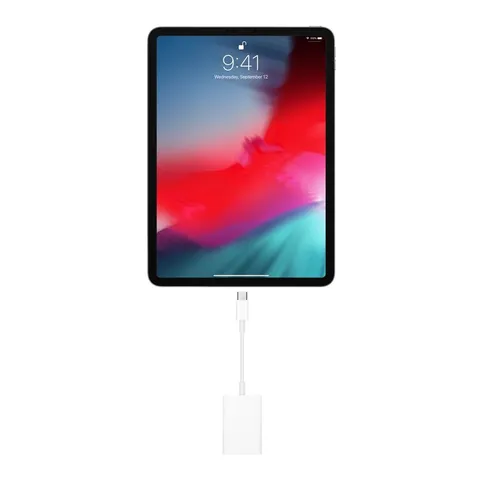 Apple_USB-C_SD_Card_Reader_White_On_iPad_Pro.jpg