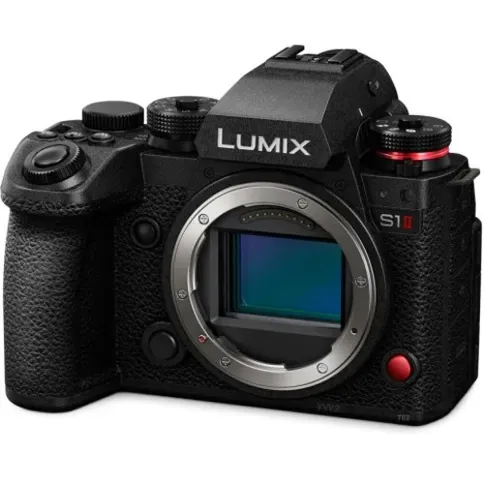 3_Panasonic Lumix DCS1_markII_Lumix_S_28-200mm.jpg