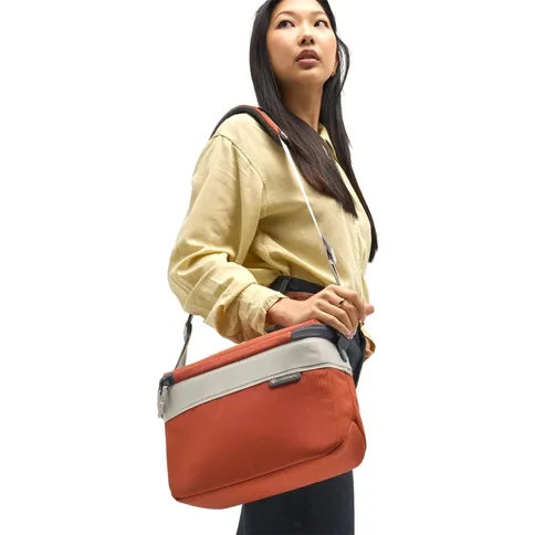 Gomatic-Luma-Camera-Sling-12L-rust-red_7.jpg