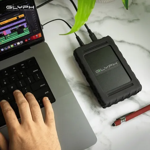 Glyph-Blackbox-Plus-SSD-U-2-30-72-TB-PRO-USB-C-3-2-Gen2-External-Power_6.jpg