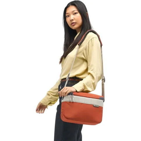 Gomatic-Luma-Camera-Sling-12L-rust-red_6.jpg