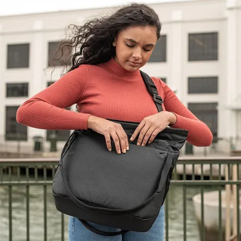 Peak-Design-Everyday-tote-15L-V3-black_7.jpg