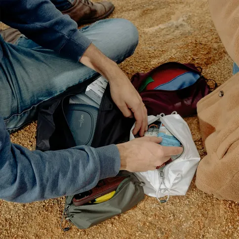 peak-design-ultralight-packing-cube-small-eclipse-2.jpg