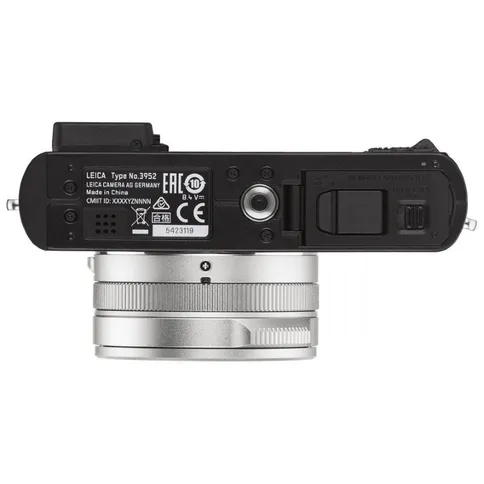 Leica-19115-D-LUX-7-zilver-4.jpg